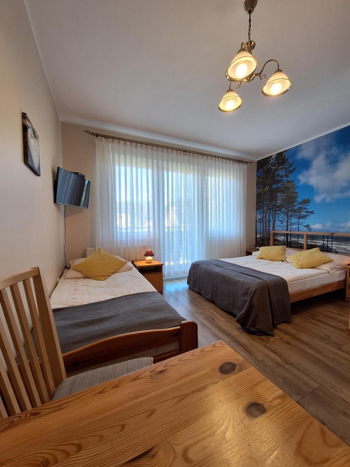 Helios Hotel Dębki Buitenkant foto