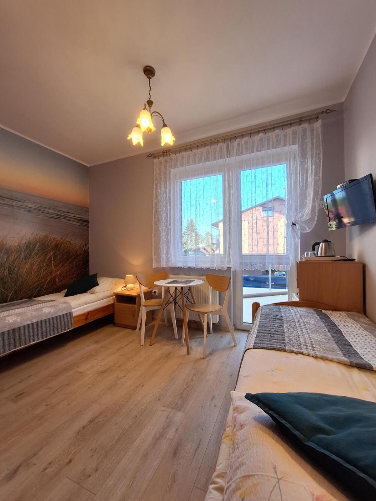 Helios Hotel Dębki Buitenkant foto
